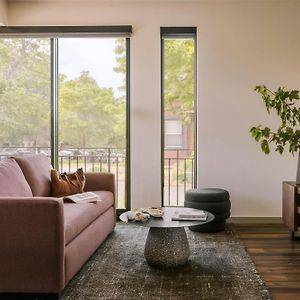 Sonder Skyline Apartments Lohi